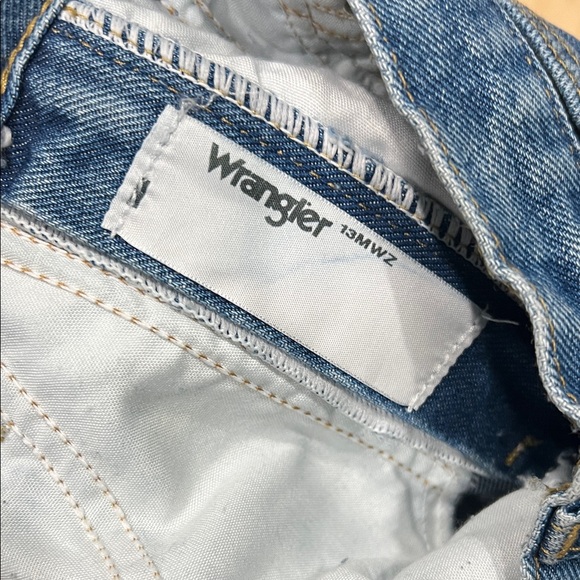 Wrangler Reworked Shorts - Picture 5 of 5